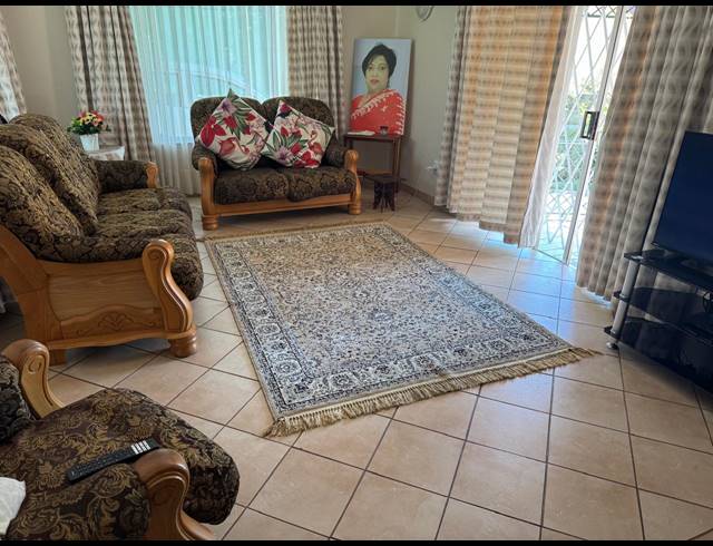 3 BEDROOM FREEHOLD FOR SALE IN SCOTTSVILLE EXT